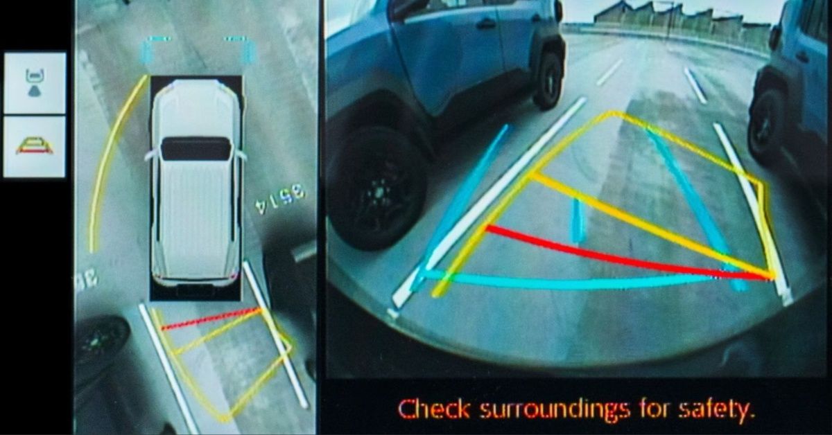Toyota Land Cruiser FJ Parking Feature