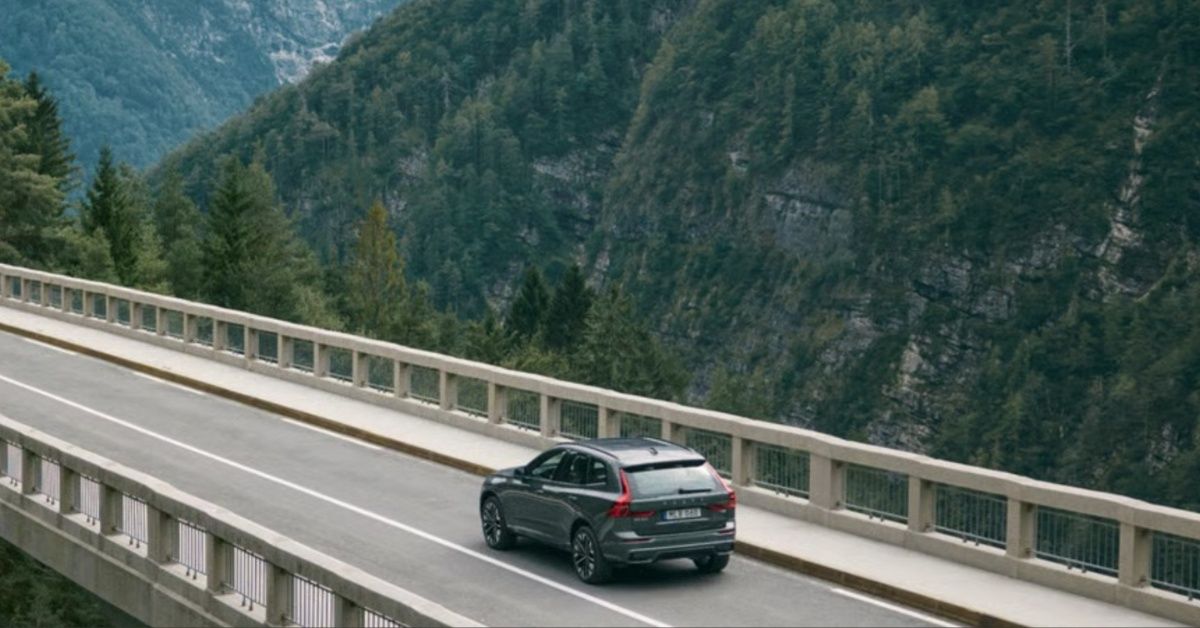 Volvo XC60 Back View
